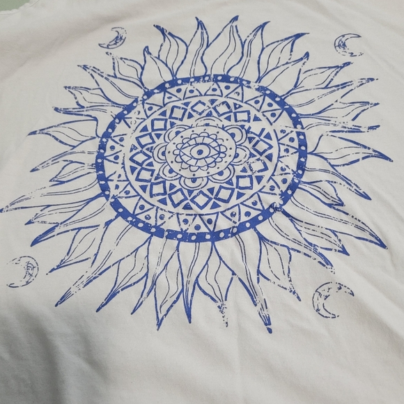 Celestial Print White Tank with Blue Graphic - Size XL - Picture 3 of 4